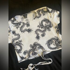 Women’s cropped black & white top